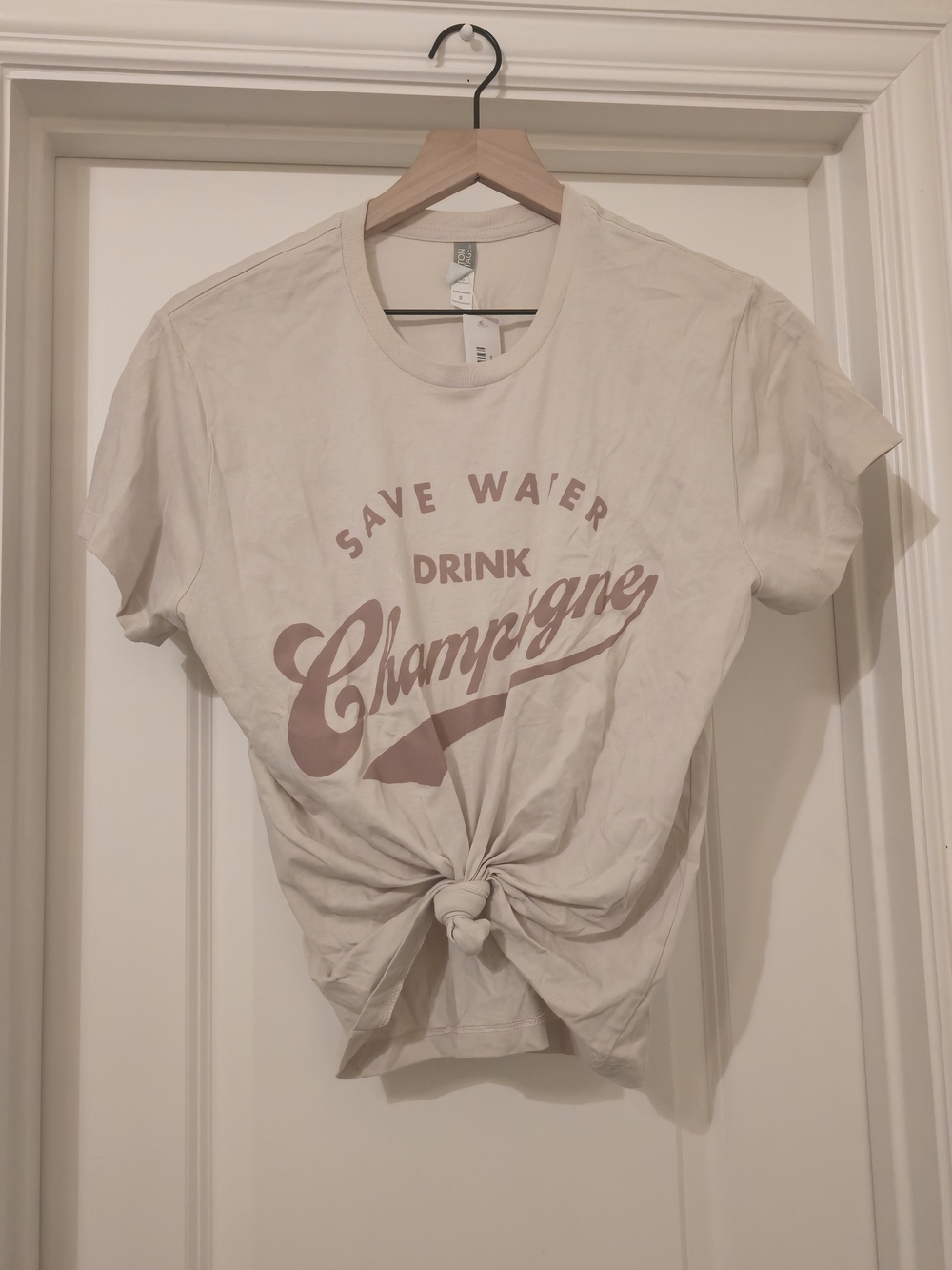 NWT Graphic Knot-Front Women’s Tee - Champagne Print - Unbranded